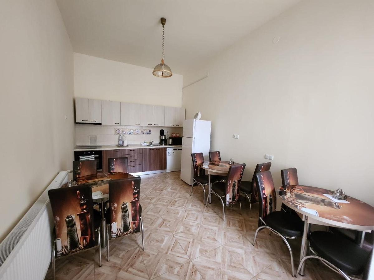 Antique Aparthotel Alba Iulia Buitenkant foto