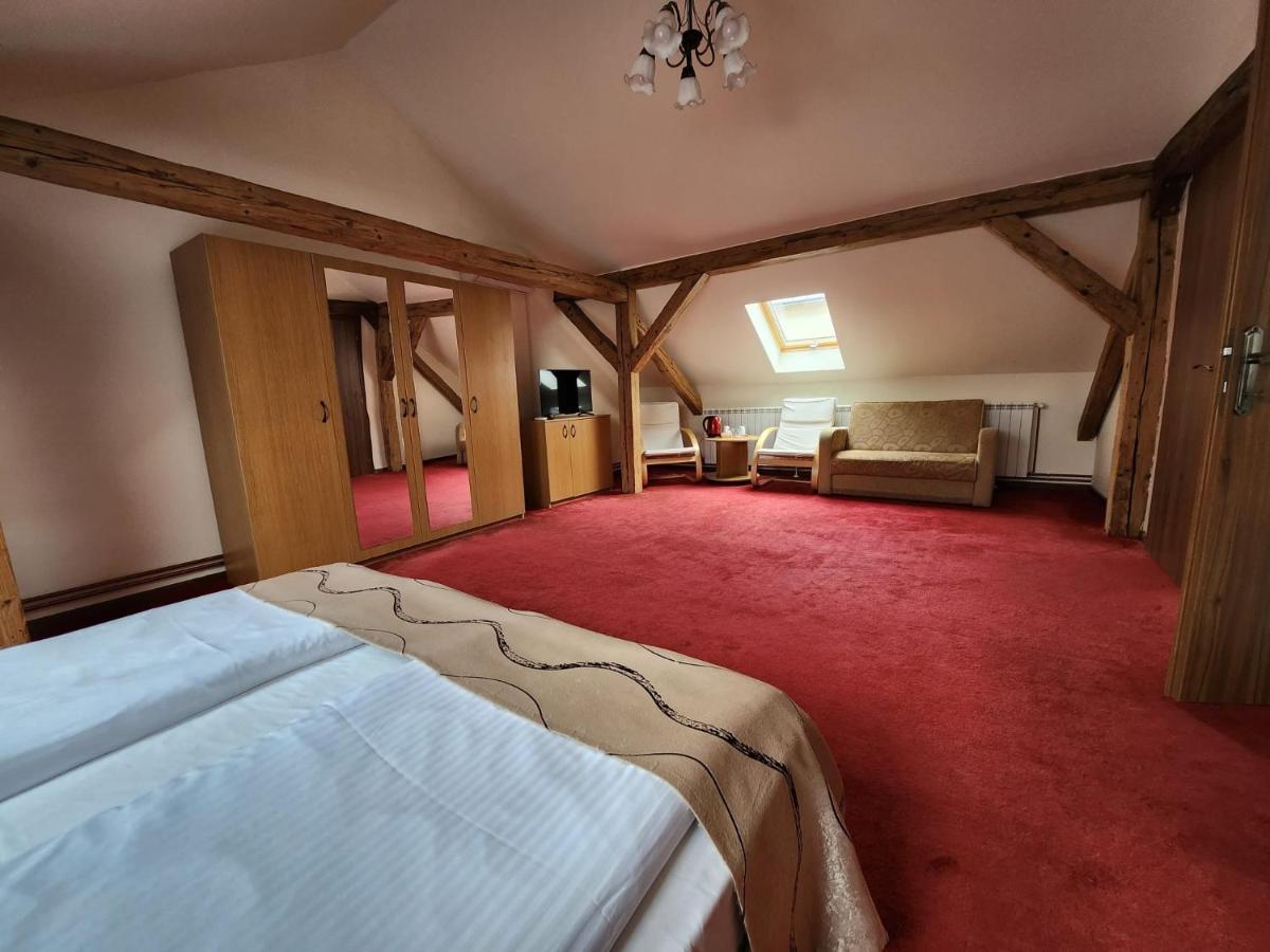 Antique Aparthotel Alba Iulia Buitenkant foto