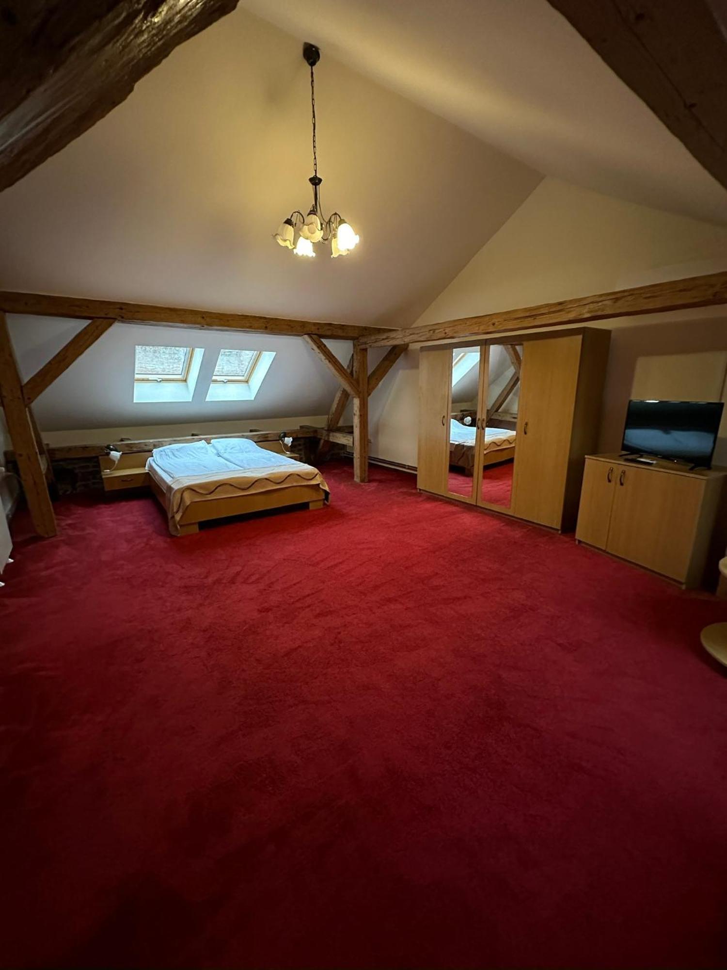 Antique Aparthotel Alba Iulia Buitenkant foto
