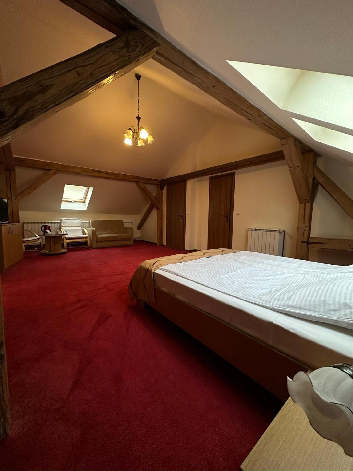Antique Aparthotel Alba Iulia Buitenkant foto