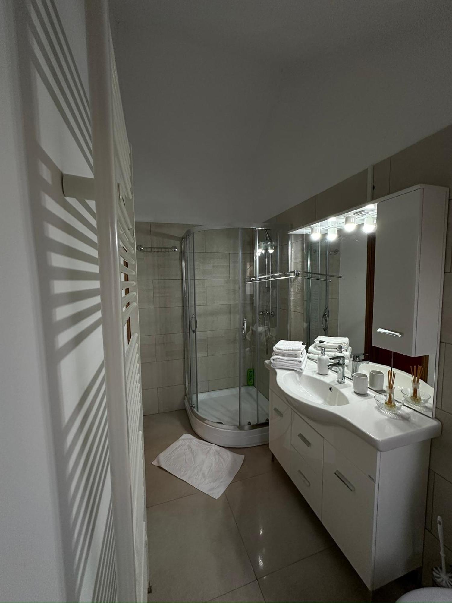 Antique Aparthotel Alba Iulia Buitenkant foto