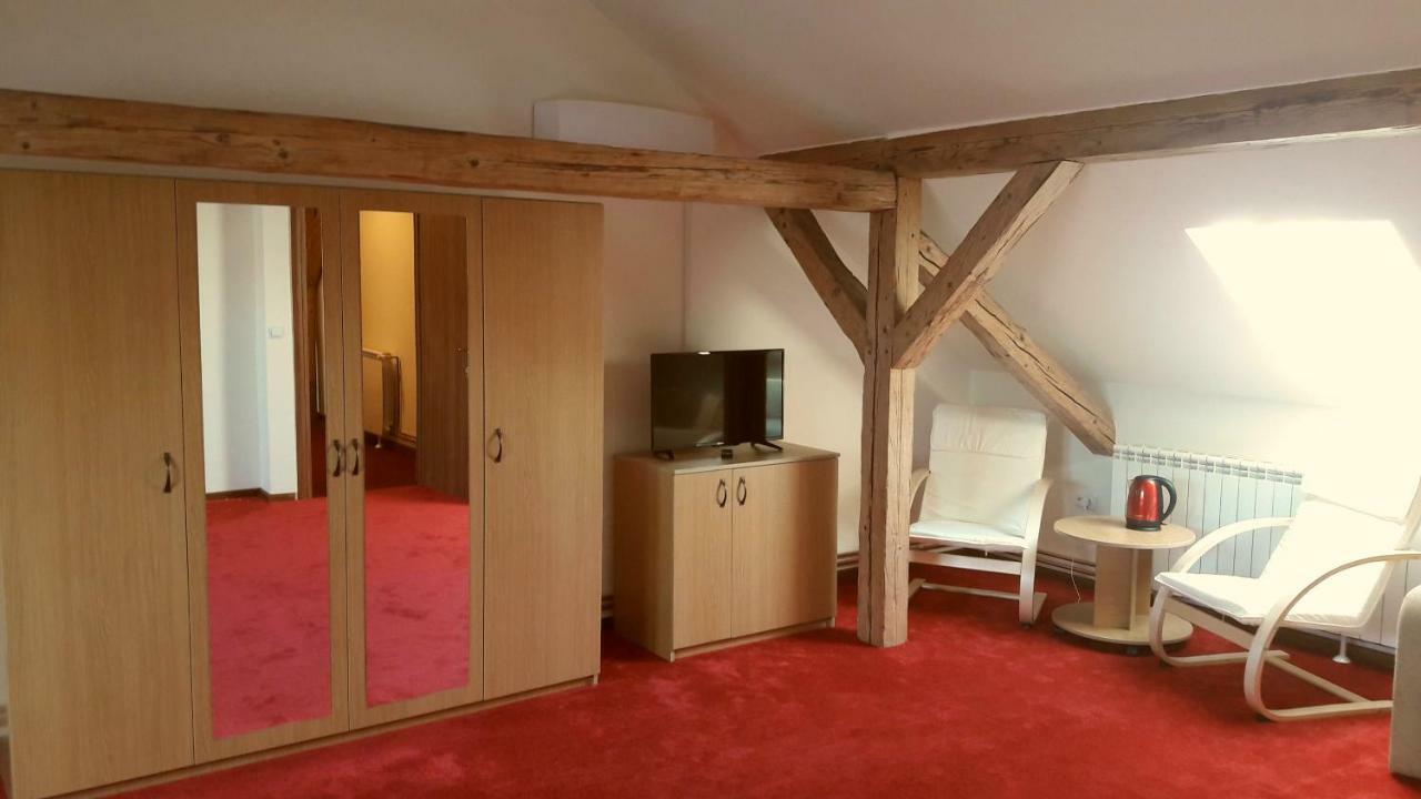 Antique Aparthotel Alba Iulia Buitenkant foto