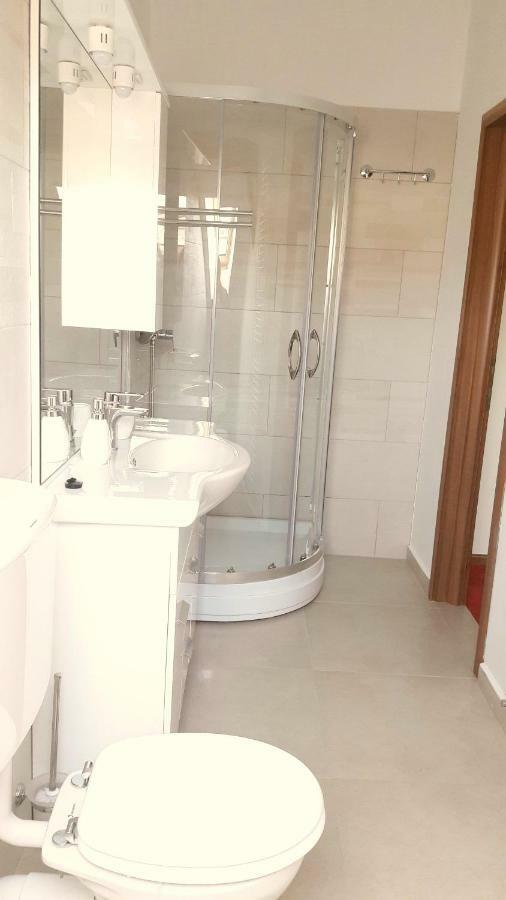 Antique Aparthotel Alba Iulia Buitenkant foto