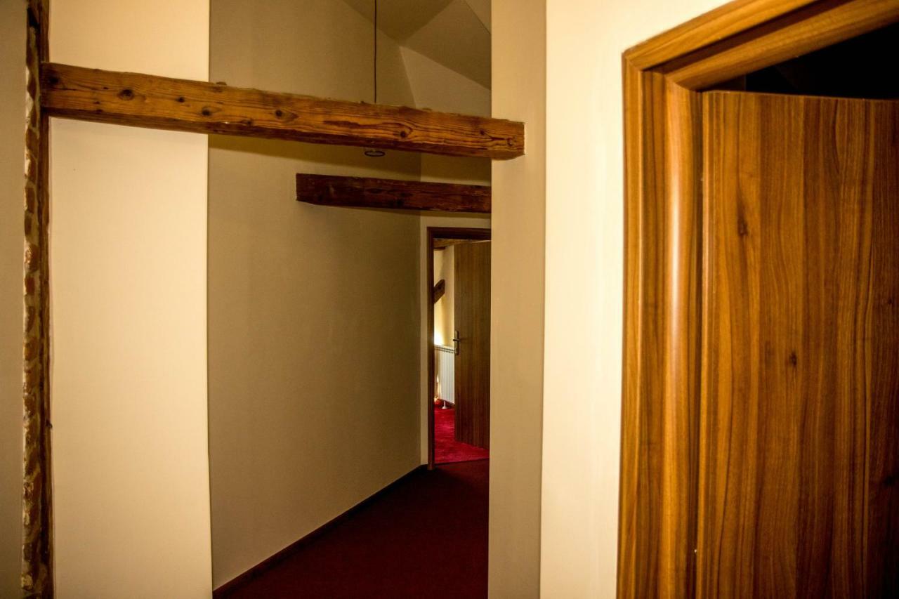 Antique Aparthotel Alba Iulia Buitenkant foto